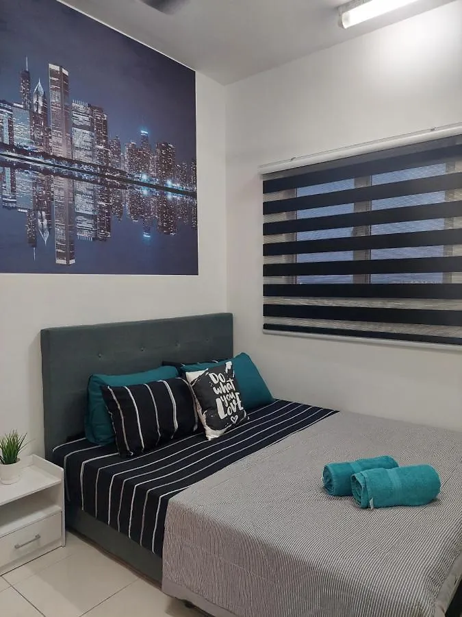 Klia Travel Homestay - 3R 2B - Wifi & Netflix Sepang Apartment