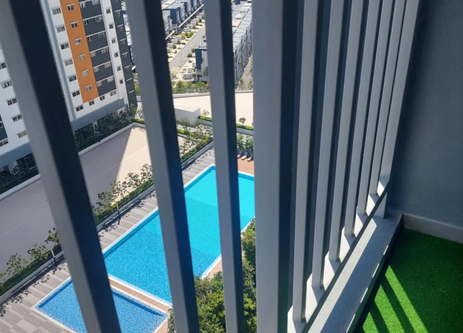 Klia Travel Homestay - 3R 2B - Wifi & Netflix Sepang Apartment