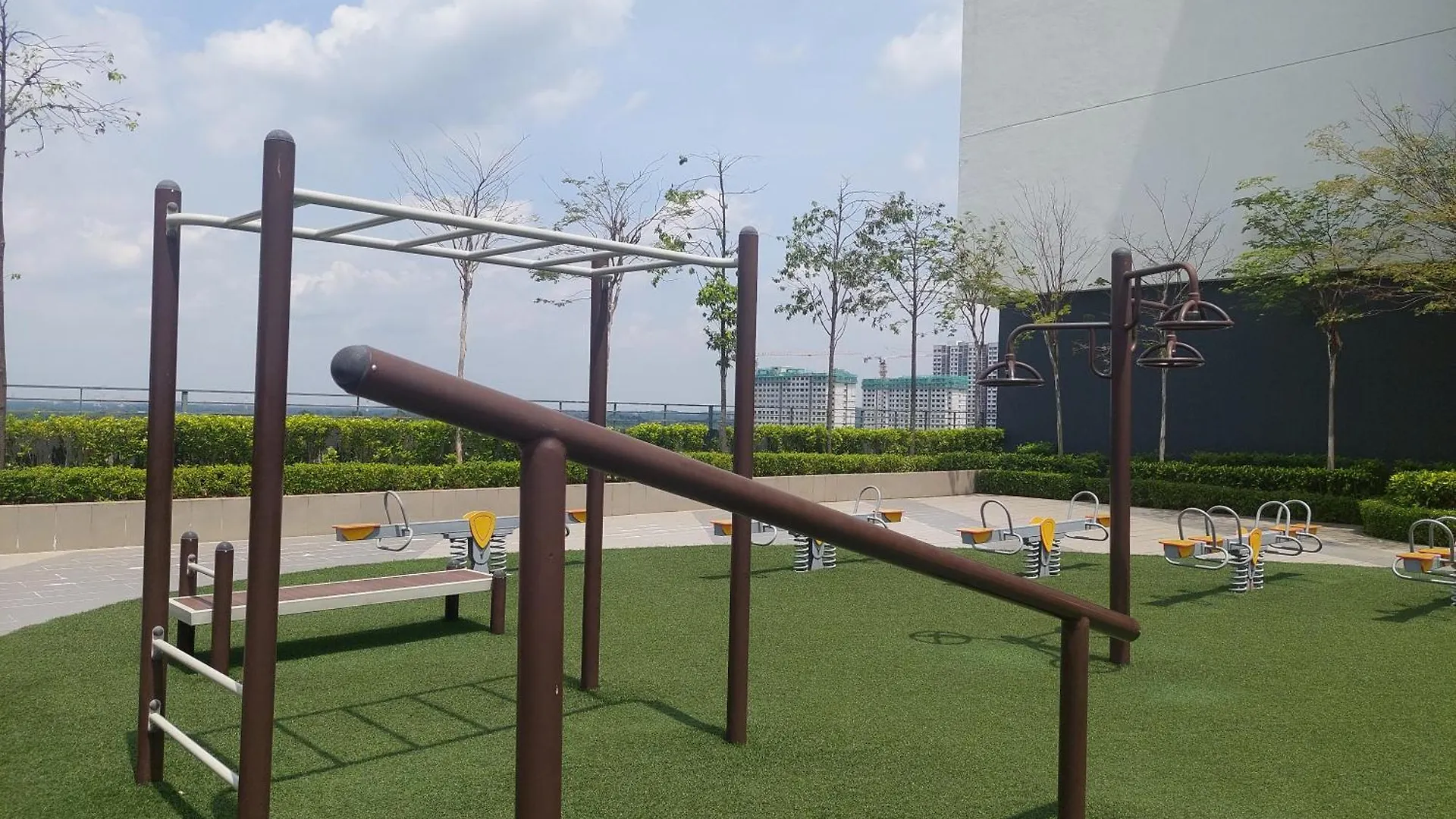 Klia Travel Homestay - 3R 2B - Wifi & Netflix Sepang Apartment