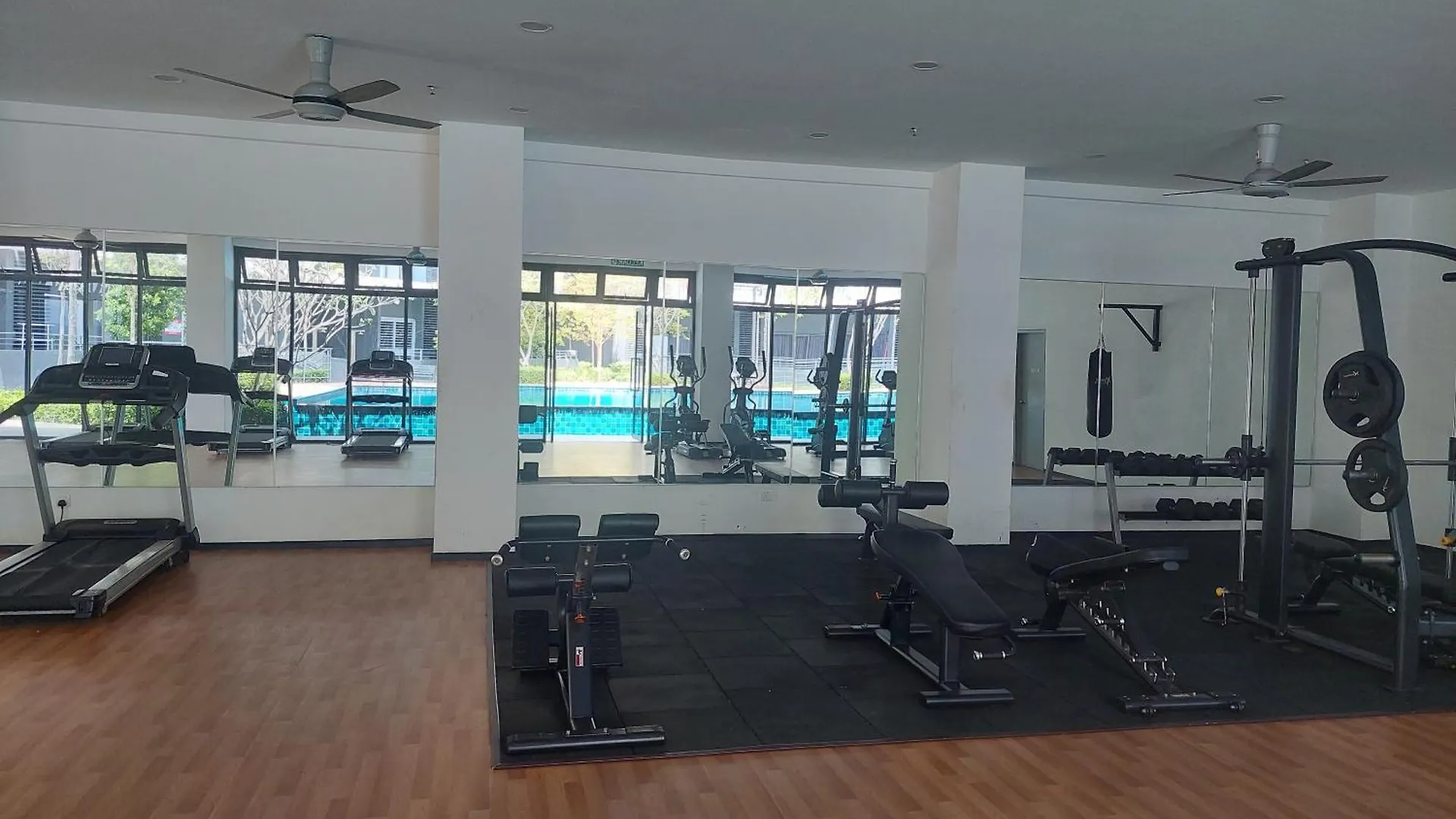 Apartment Klia Travel Homestay - 3R 2B - Wifi & Netflix Sepang Malaysia